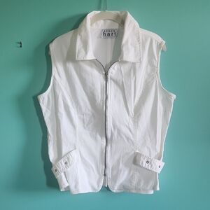 KEREN hart Classic White Vest
